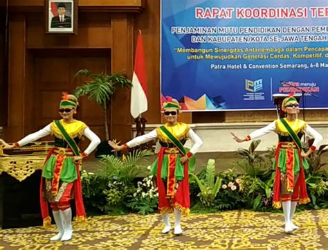 Pariwisata Provinsi Jawa Tengah Seni Budaya Tari Opak Abang