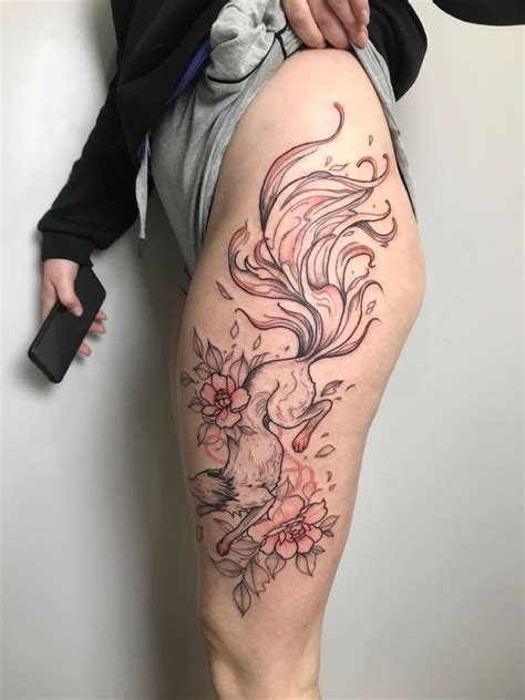 Kobiecy tatuaż Delikatny wielki tatuaż Thigh tattoos women Leg