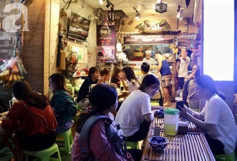 Hot boy 8x bán chè miền Tây ở Sài Gòn đắt khách như tôm tươi không ngại công khai giới tính