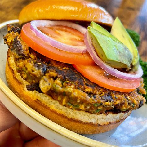 VEGAN BURGER - HARD BODY MEALS