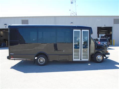 2018 Champion Chevrolet Express 4500 14 Passenger Shuttle Bus