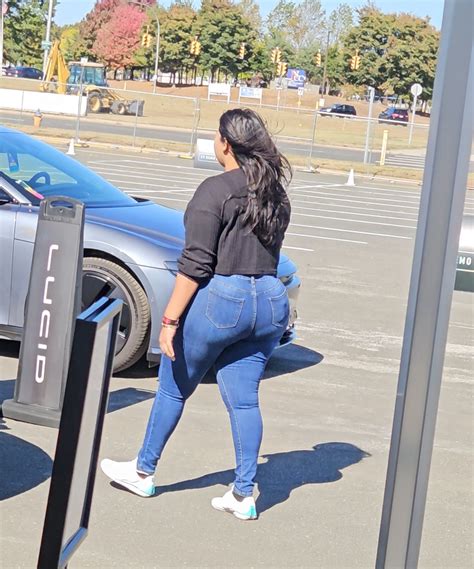 Bbw Esque Wide Hipped Guyanese Beauty Gazes Perplexed Into The Cam OC Tight Jeans Forum