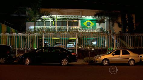 Em BH moradores e comerciantes já começam a entrar no clima da Copa do