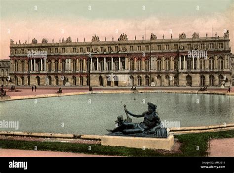 Blick Auf Schloss Versailles Fotos Und Bildmaterial In Hoher