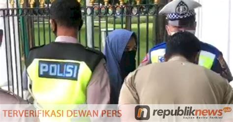 Perempuan Bersenjata Api Diamankan Paspampres Di Depan Istana Merdeka