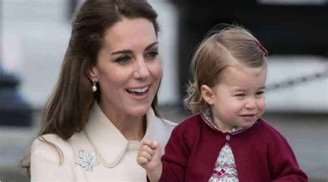 Fam Lia Real Divulga Novas Fotos Da Princesa Charlotte E Ela Est Enorme