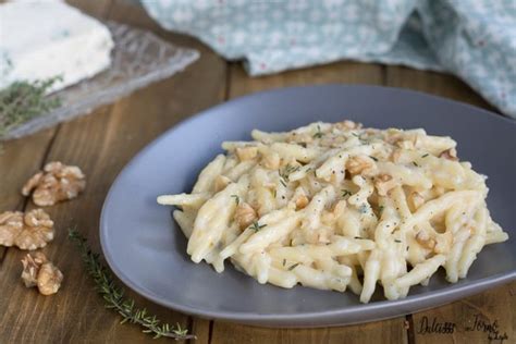 Pasta Con Gorgonzola E Noci Cremosa Primo Piatto Veloce E Sfizioso