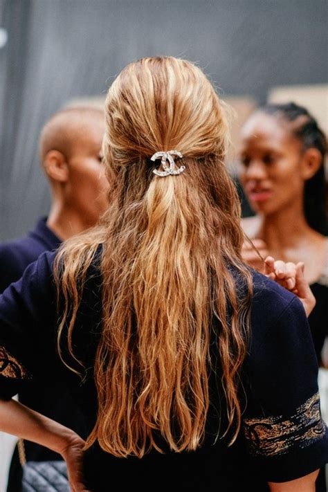 The 10 best on-trend hair accessories to upgrade your summer look | Vogue France