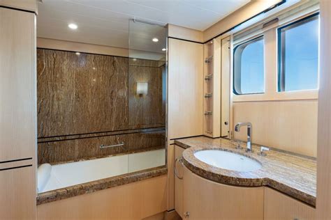 Photo: Were Dreams yacht bathroom | SuperYacht Times