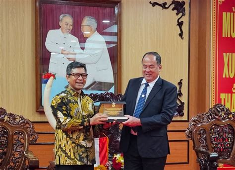 Pererat Kerja Sama Ri Vietnam Duta Besar Ri Hanoi Kunjungi Provinsi An