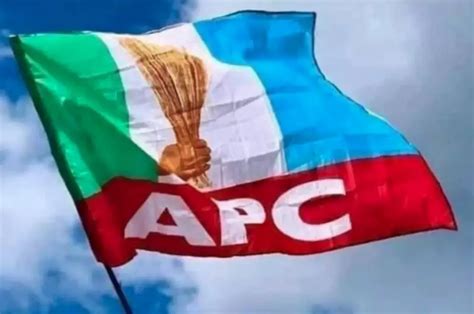 Former Osun Pdp Chieftain Babalola Officially Joins Apc Babalola