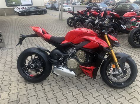 Neumotorrad Ducati Streetfighter V4 S Baujahr 2023 27 295 00 EUR