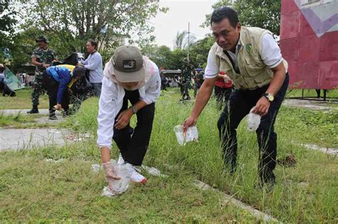 Infopublik Aksi Pungut Sampah Plastik