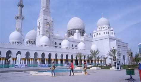 Spesifikasi Masjid Raya Sheikh Zayed Di Solo Punya Kubah Bergaya