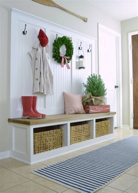 Welcoming And Cozy Christmas Entryway D Cor Ideas Digsdigs