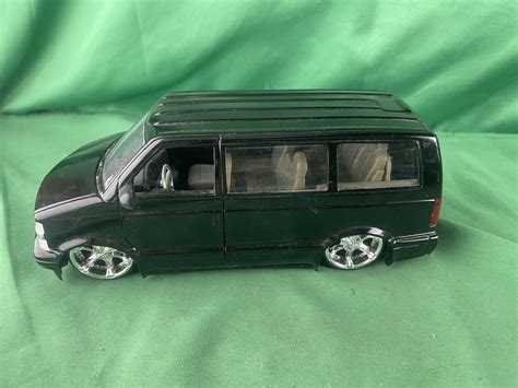 Rare Jada Dub City 2001 Chevy Astro Van Black 124 Scale Diecast Ebay