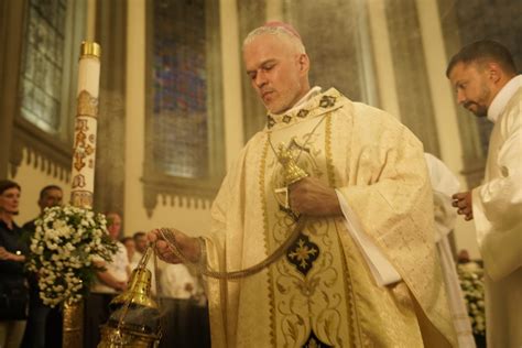 A Gazeta Veja fotos da missa da Romaria dos Homens na Catedral de Vitória