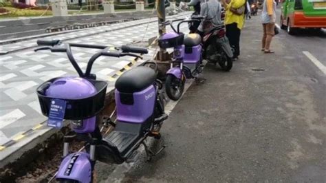 Terulang Lagi Sepeda Listrik Parkir Sembarangan Kali Ini Ada Di Jalan