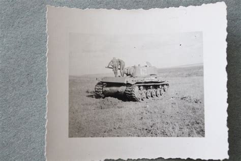 Foto Photo KY WW2 WK2 Wehrmacht Beute Beutepanzer Panzer Tank Turm Nr