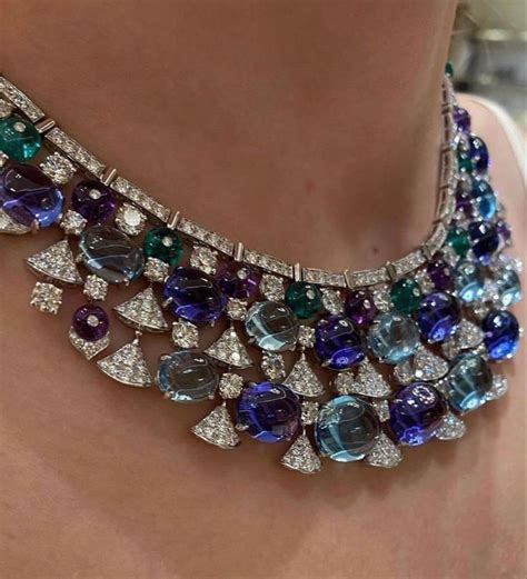 Pin De Manoj Kadel Em Diamond Necklaces Colour Stone Perls Jewellery