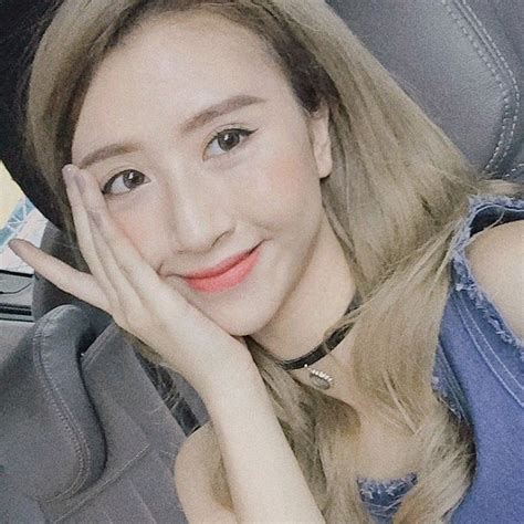 Quên son đỏ son nude đi son hồng san hô mới là màu son được con gái châu Á mê nhất hè này