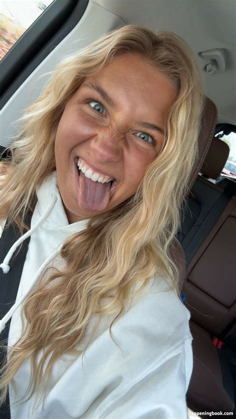 Aniela Leon Anielaleon Nude OnlyFans Leaks Fappening FappeningBook