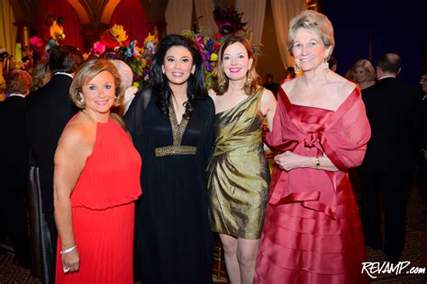 Spring Prevent Cancer Foundation Gala Raises 1 3 M Spotlights