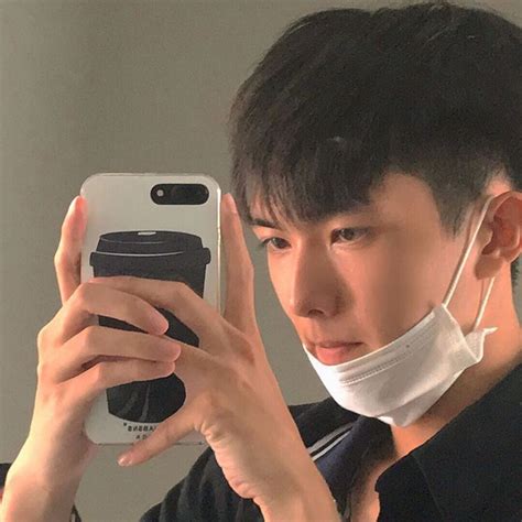 Hot Boy Tu I Nhi U L N B Nh M L Trai Trung C Ch M I M V Mong Mu N Ki M Nhi U Ti N