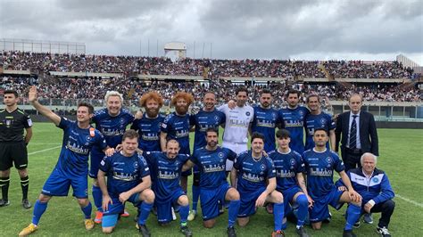 Nazionale Italiana Artisti Tv In Campo A Catania Un Goal Per La