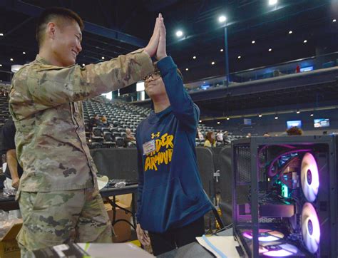 16th Air Force Airmen Inspire Future Cyberwarriors During Computer