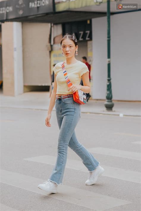 Street style miền công thức hot hit nhất gọi tên crop top và quần cạp cao vừa tôn dáng vừa