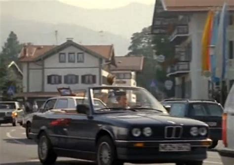 IMCDb Org 1988 BMW 320i Cabrio E30 In Anna Maria Eine Frau Geht