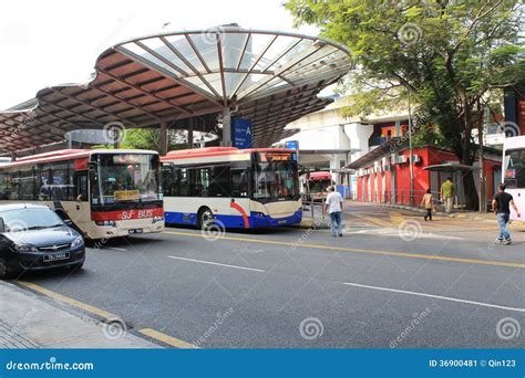 Pasar Seni Bus Hub Samantha Hughes