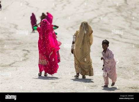 Hingol Pakistan March Women Hindu Yatris Pilgrims Visit Mud