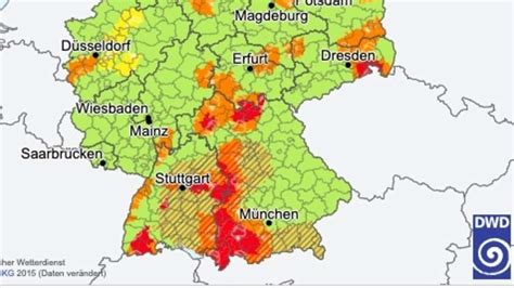 Unwetter in Deutschland Sturm und Starkregen am Montag umstürzender