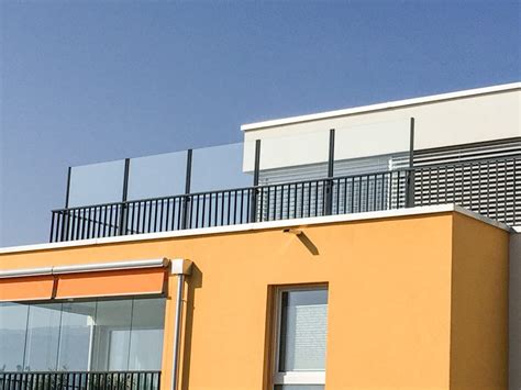 Ausf Hrbar Niederlage Disziplin Sicht Und L Rmschutz Balkon Mitf Hlen