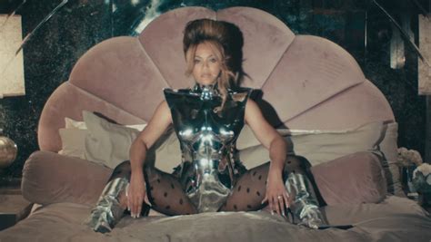 Beyoncé Teases An 'I'm That Girl' Video