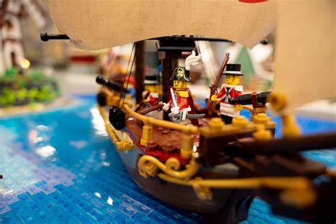 2023 Pirate Display : r/lego