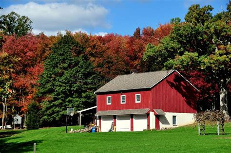 Lancaster County, PA: Red Barn And Fall Foliage Editorial Photography ...