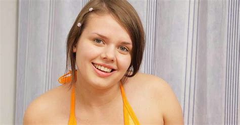 Ninfetas Anal Comeu O Cuzinho Da Priminha Ninfetinha Peituda E Rabuda Na Cama De Quatro