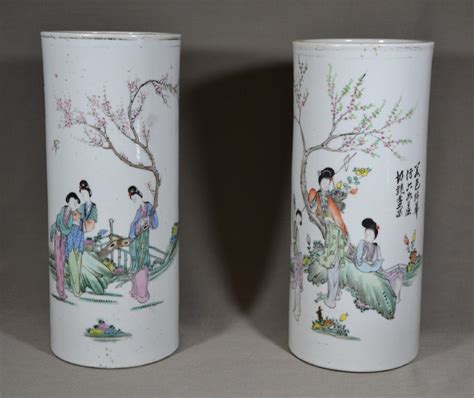 Proantic Vase Rouleau En Porcelaine De Chine D Cor De Jeunes Femme