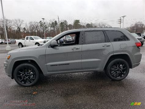 2020 Jeep Grand Cherokee Altitude Sting Gray