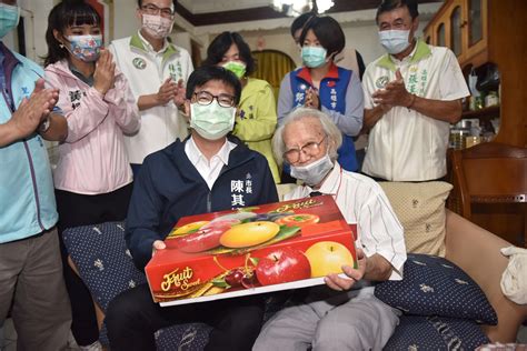 慰訪百歲人瑞 陳其邁：致力在地養老普及化、社區化 中華日報中華新聞雲