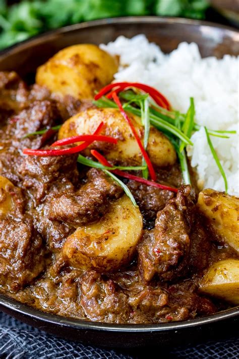 Ultimate Beef Massaman Curry Recipe Nickys Kitchen Sanctuary