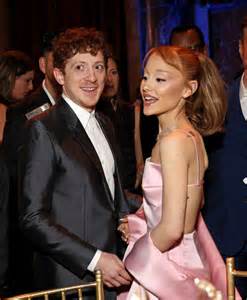 Lip Reader Reveals Ethan Slaters Protective Comment To Gf Ariana