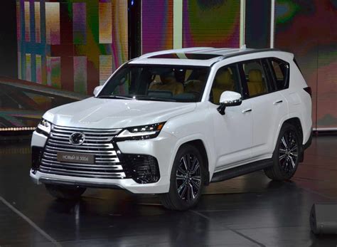 Toyota Land Cruiser Vs Lexus Lx Difference And Comparison