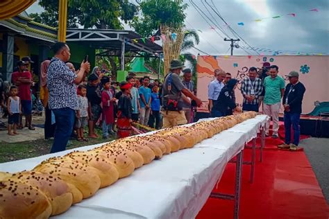 Munculkan Festival Roti Terpanjang Banjarwaru Resmi Jadi Desa Wisata