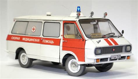 Как вы думаете из чего изготовлена данная модель "Скорой помощи ...
