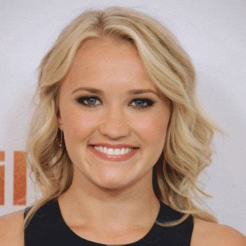 Emily Osment Net Worth and know her career, early life, affairs, social