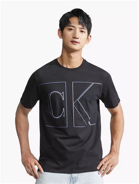 Jual Calvin Klein Ck Jeans Multi Line Monologo Tee Black Original 2024 Zalora Indonesia